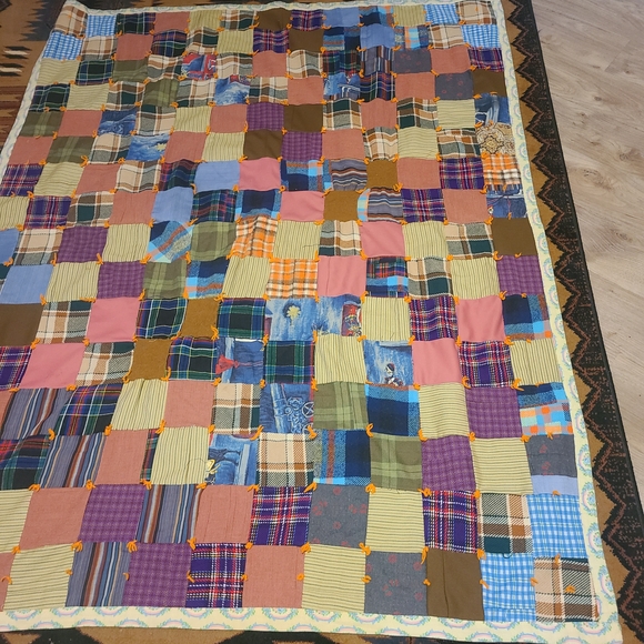 VTG Hand Tied Antique Patchwork Quilt w/Flannel Back 67.5" x 53" Wool Cotton Pol - Picture 4 of 7